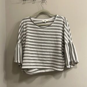 Cropped flare sleeve top